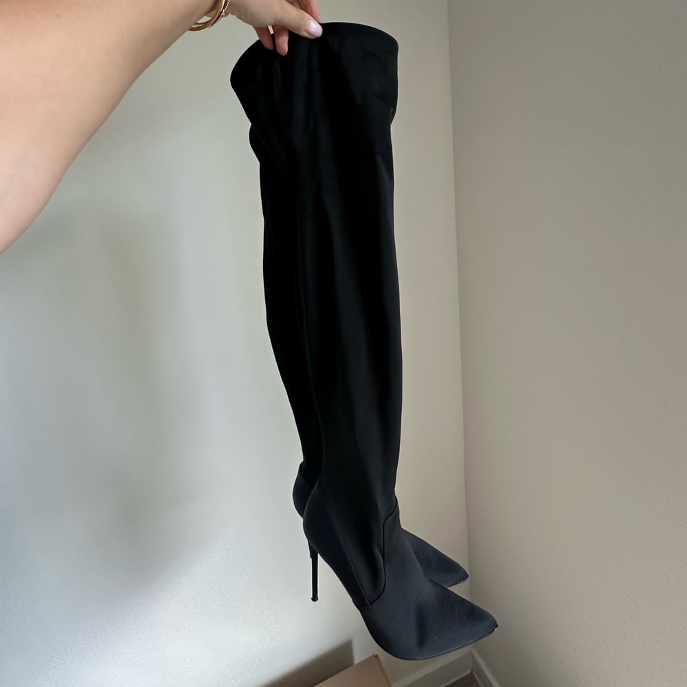 Heeled boots